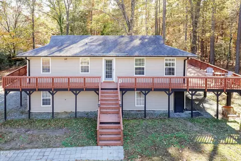 137 Fox Hunters Ln, Broadway, NC 27505