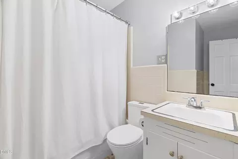 Bath - 1102 S Crescent Dr, Smithfield, NC 27577 photo 3 of 3