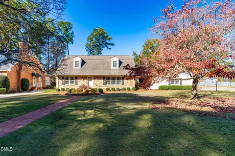 1102 S Crescent Dr, Smithfield, NC 27577