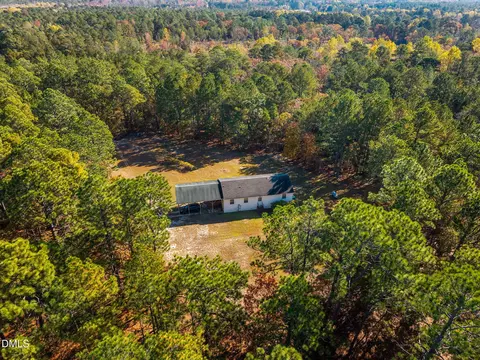 1019 Valley Rd, Spring Lake, NC 28390