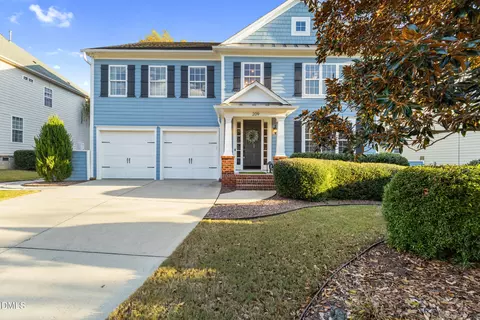 209 Meadowcrest Pl, Holly Springs, NC 27540