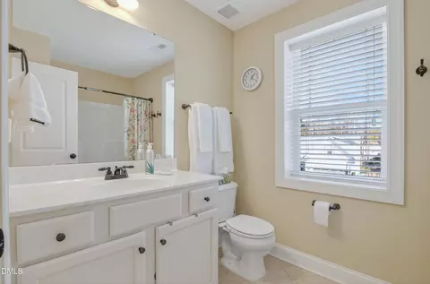 Bath - 49 Dandy Flush Ct, Garner, NC 27529 photo 4 of 5