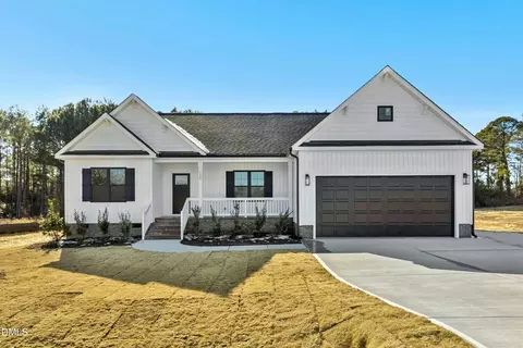 130 Bryant Farm Dr, Selma, NC 27576