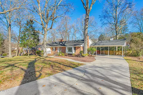 411 Shadowbrook Dr, Burlington, NC 27215