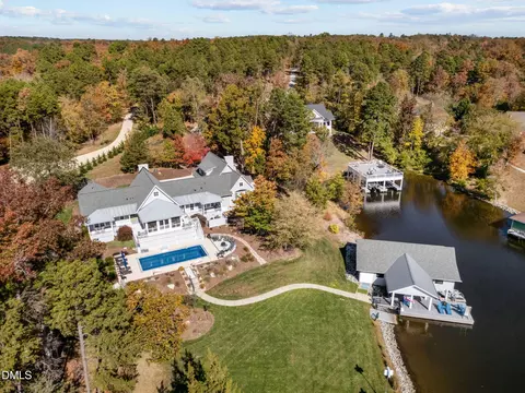 515 Oak Pointe Dr, Semora, NC 27343