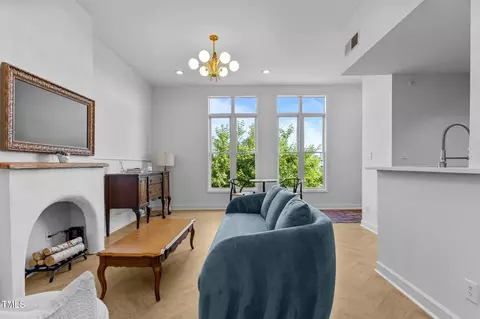 320 W Martin St #205, Raleigh, NC 27601