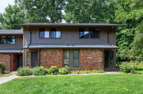 606 Oak Tree Dr, Chapel Hill, NC 27517