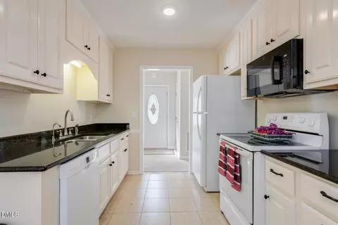 Kitchen - 136 Pebblestone Ct, Willow Spring, NC 27592 photo 2 of 3
