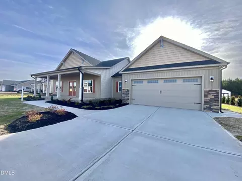 206 Rae Dr, Pikeville, NC 27863