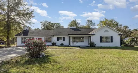 203 W Stewart St, Coats, NC 27521
