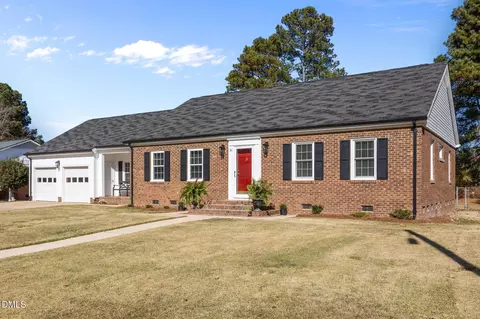 311 Marlowe Dr, Dunn, NC 28334 photo 2