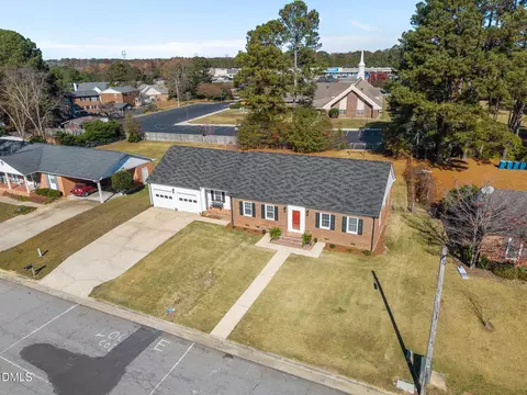 311 Marlowe Dr, Dunn, NC 28334 photo 4