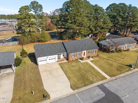 311 Marlowe Dr, Dunn, NC 28334 photo 5