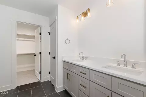 Bath - 907 Danbury Dr, Durham, NC 27703 photo 1 of 4
