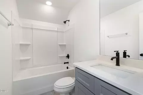 Bath - 907 Danbury Dr, Durham, NC 27703 photo 4 of 4