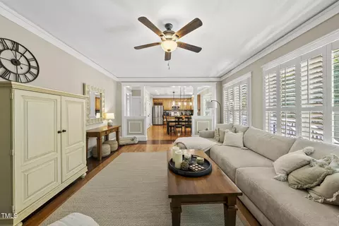 204 Edgepine Dr, Holly Springs, NC 27540