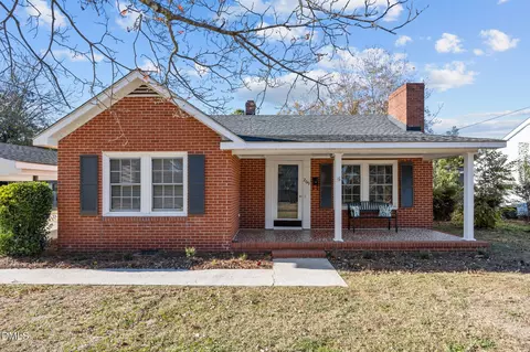 209 N Watauga Ave, Dunn, NC 28334