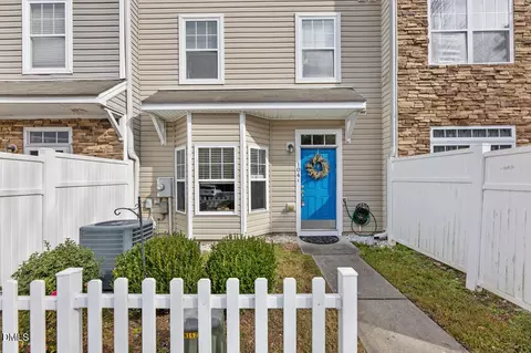 401 Scripps Ln #104, Raleigh, NC 27610
