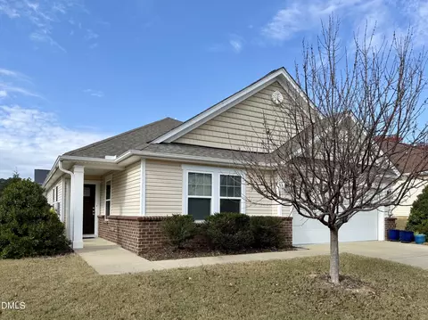 108 S Harrison Place Ln, Fuquay Varina, NC 27526