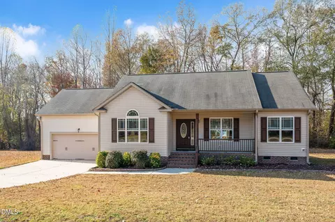 165 Oak Leaf Dr, Lillington, NC 27546