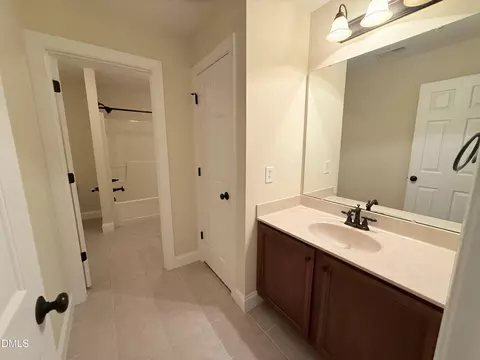 Bath - 640 Canvas Dr, Wake Forest, NC 27587 photo 4 of 4