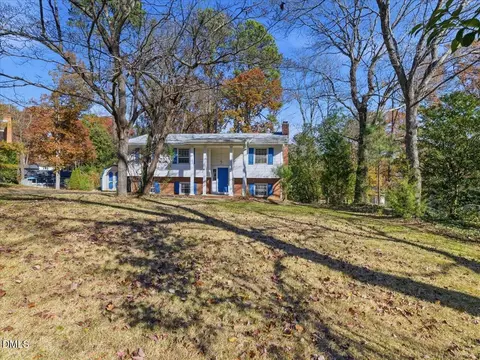 806 Oakley Ct, Cary, NC 27511