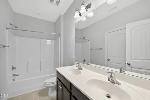 Bath - 1011 Meadow Pond Dr, Durham, NC 27703 photo 3 of 3