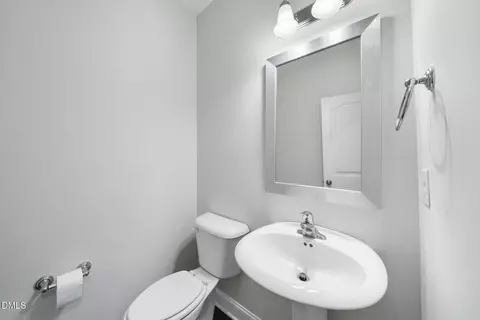 Bath - 1011 Meadow Pond Dr, Durham, NC 27703 photo 1 of 3