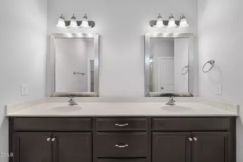 Bath - 1011 Meadow Pond Dr, Durham, NC 27703 photo 2 of 3