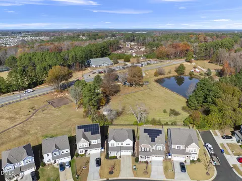 View/Area - 1011 Meadow Pond Dr, Durham, NC 27703 photo 2 of 3