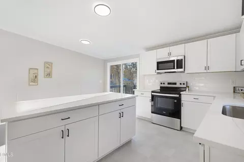 Kitchen - 15 Elijah Ct, Cameron, NC 28326 photo 4 of 8