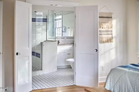 Bath - 1004 Arnette Ave, Durham, NC 27707 photo 1 of 4