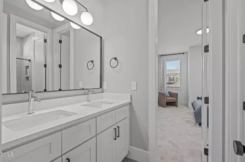 Bath - 637 Conover Rd #A, Durham, NC 27703 photo 6 of 7