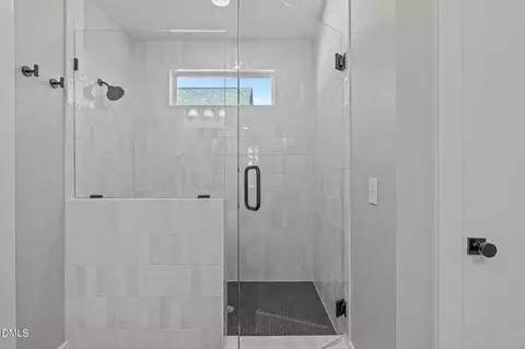 Bath - 637 Conover Rd #A, Durham, NC 27703 photo 3 of 7