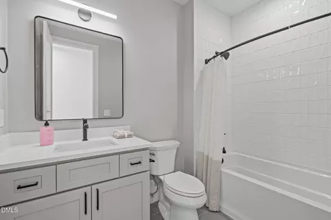 Bath - 637 Conover Rd #A, Durham, NC 27703 photo 5 of 7