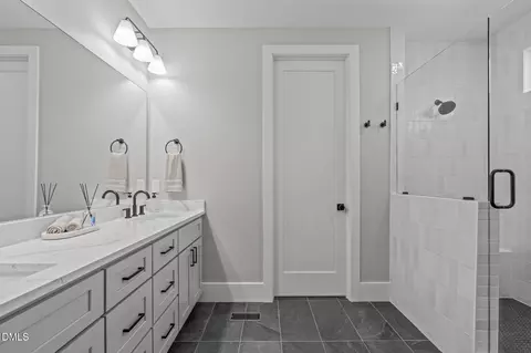 Bath - 637 Conover Rd #A, Durham, NC 27703 photo 2 of 7