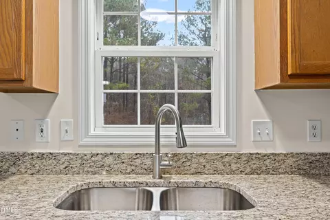 Kitchen - 203 Clearwater Dr, Smithfield, NC 27577 photo 4 of 6