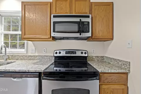 Kitchen - 203 Clearwater Dr, Smithfield, NC 27577 photo 5 of 6