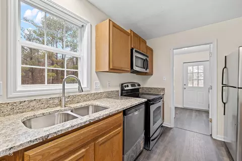 Kitchen - 203 Clearwater Dr, Smithfield, NC 27577 photo 2 of 6