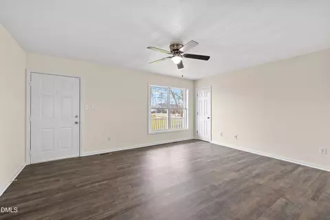Living - 203 Clearwater Dr, Smithfield, NC 27577 photo 2 of 5