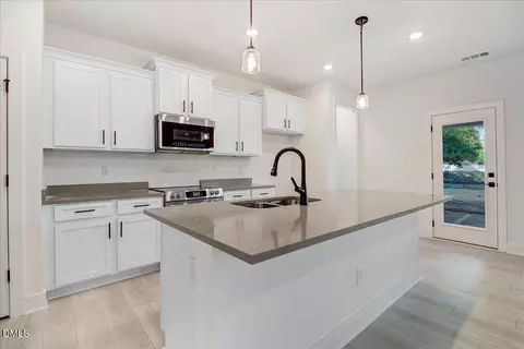 Kitchen - 16 Leslie Ct, Middlesex, NC 27557 photo 2 of 6