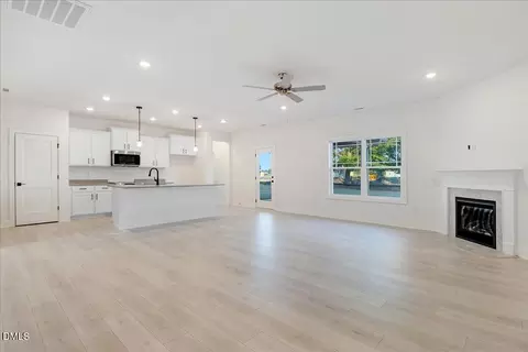 Living - 16 Leslie Ct, Middlesex, NC 27557 photo 1 of 3