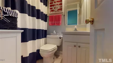 Bath - 487 Oak Pointe Dr, Semora, NC 27343 photo 3 of 4