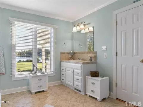 Bath - 487 Oak Pointe Dr, Semora, NC 27343 photo 2 of 4