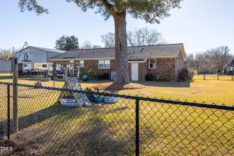 Exterior - 760 Eugene Jernigan Rd, Dunn, NC 28334 photo 2 of 4