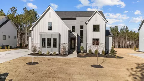 35 Chestnut Oak Dr, Youngsville, NC 27596