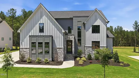35 Chestnut Oak Dr, Youngsville, NC 27596