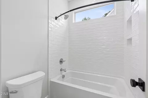 Bath - 637 Conover Rd #B, Durham, NC 27703 photo 3 of 5