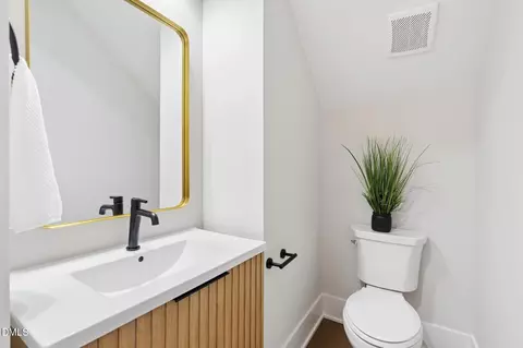 Bath - 639 Conover Rd #B, Durham, NC 27703 photo 1 of 5