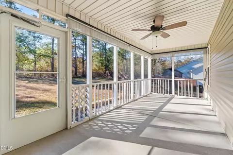 235 Highcroft Cir, Benson, NC 27504